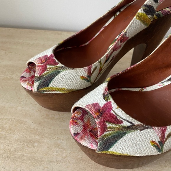 Brand New Dolce & Gabbana Floral Platform Heels - Picture 3 of 8